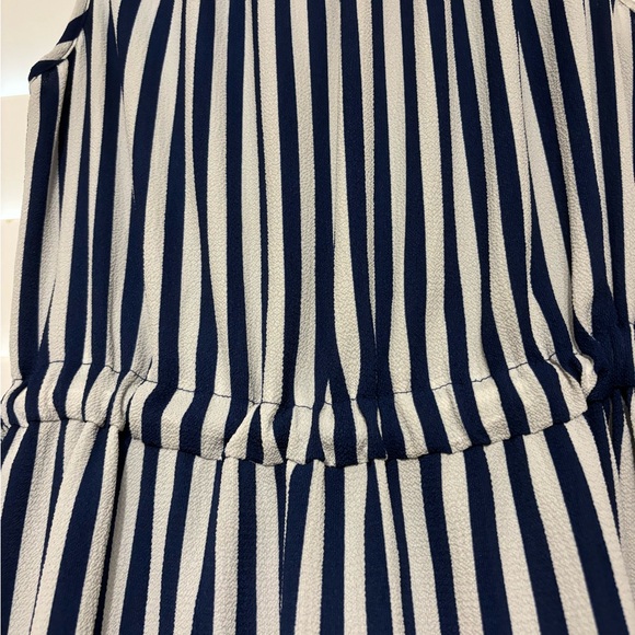 Women’s Dress - Picture 5 of 8